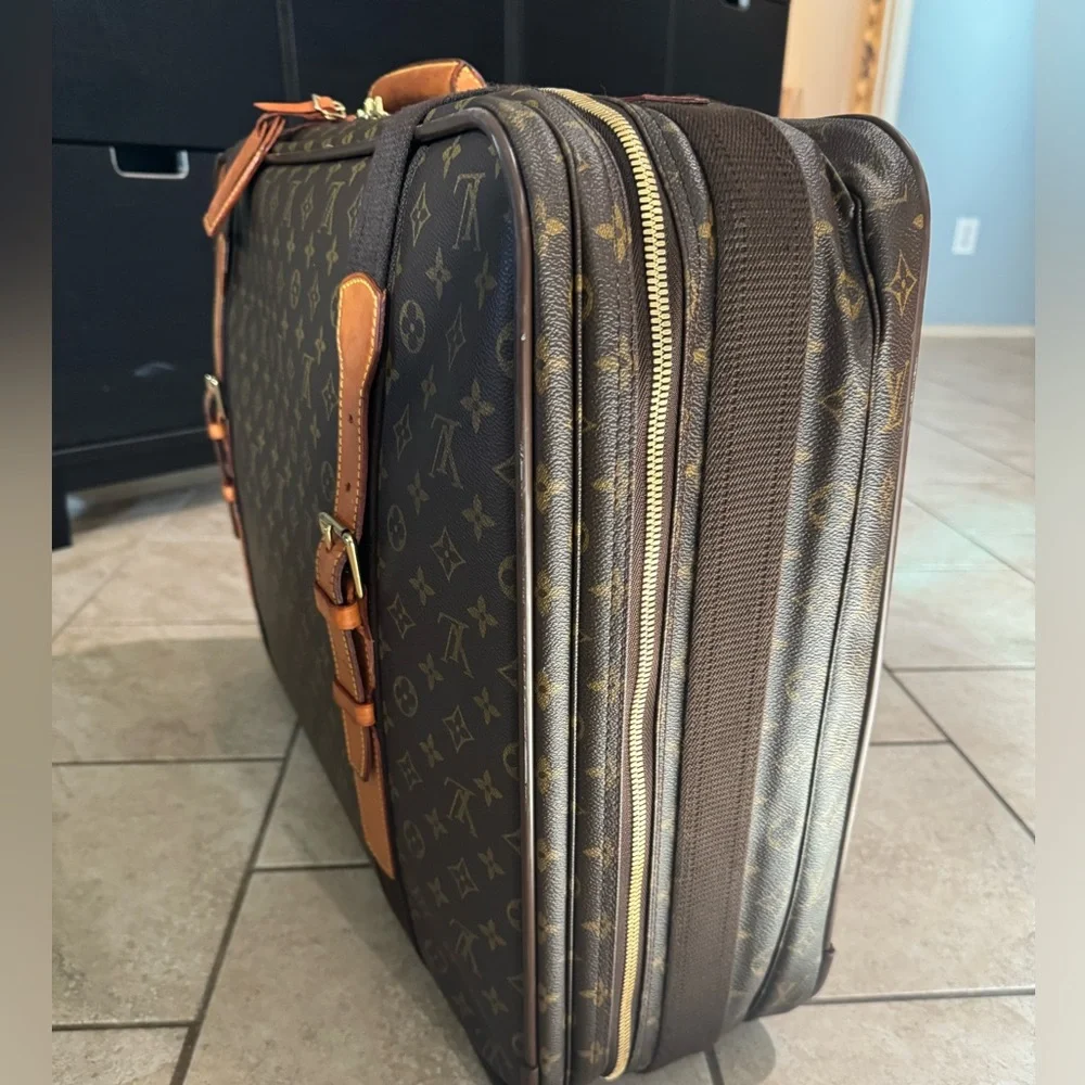 Louis Vuitton Satellite 65